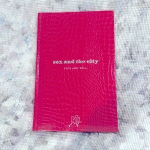 Fabulous HTF Sex & the City Kiss & Tell Book Pictures. Secrets. Profiles. RARE!